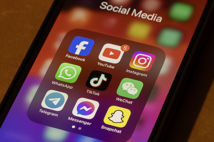 Samfélagsmiðillinn TikTok er einn sá vinsælasti í heimi en talið er að um á forritinu  séu einn og hálfur milljarður mánaðarlegra virkra notenda. 