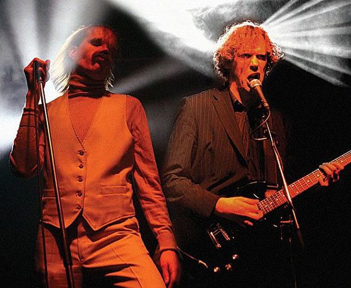Óttarr Proppé og Sigurjón í HAM. Auk þeirra eru Flosi Þorgeirsson, Sigurður Björn Blöndal og Arnar Geir Ómarsson í bandinu. Jóhann Jóhannsson er svo utanáliggjandi meðlimur.