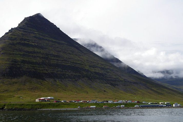 Maðurinn ætlað að láta bátinn reka út að Hnífsdal.