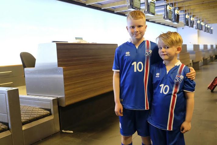 Bræðurnir Aron og Arnar Unnarssynir hlakka til að fylgjast með strákunum okkar í Frakklandi.