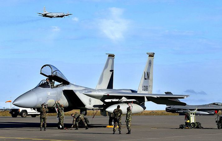 Samkomulag Svía við NATO á að taka gildi 2016.
