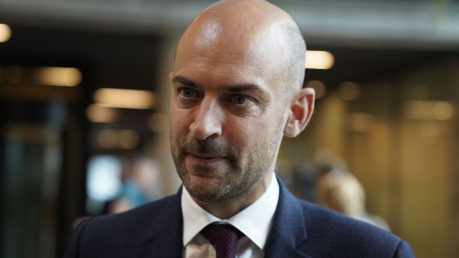 Segir ó­tíma­bært að ræða undan­þágur