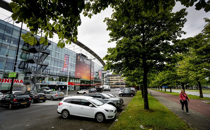 Fyrir utan Galgenwaard leikvanginn í Utrecht.