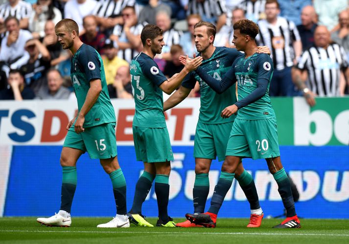 Leikmenn Tottenham fagna í leiknum gegn Newcastle í gær