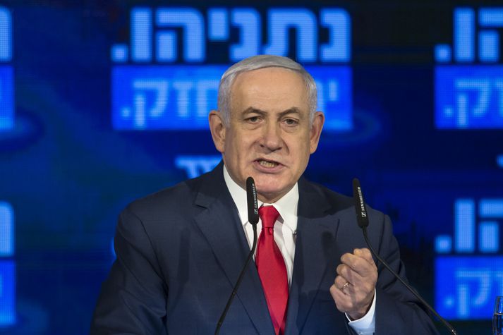 Netanyahu er kominn í kosningagír.