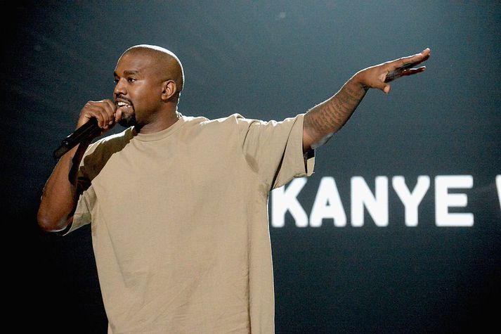 Kanye West uppskar hneykslan áhorfenda á tónleikum sínum í San Jose þegar hann fullyrti að ef hann hefði kosið hefði Trump fengið atkvæði hans.