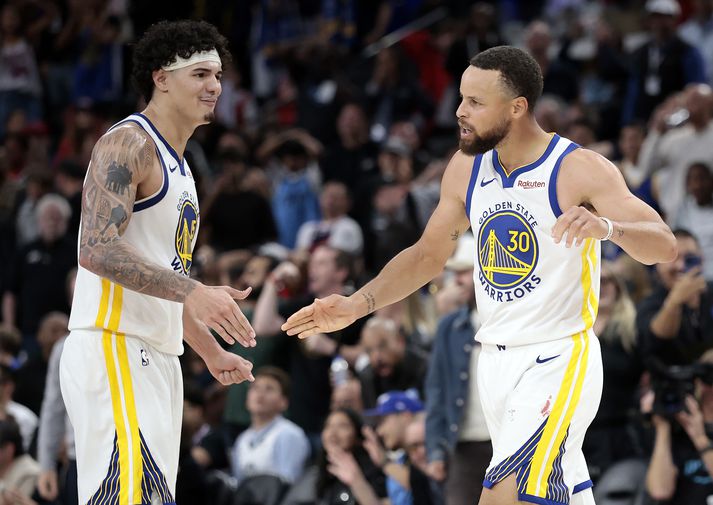 Steph Curry átti stórkostlegan seinni hálfleik í útsláttarleiknum. 