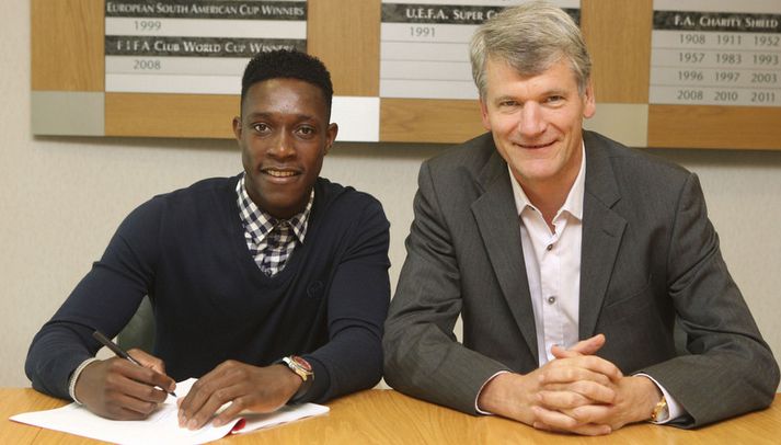 Danny Welbeck með David Gill, framkvæmdarstjóra United.
