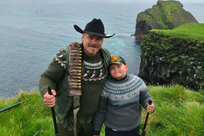 Ragnar fór fyrst með Liam á veiðar þegar hann var 22 mánaða. Í dag er hann átta ár. 