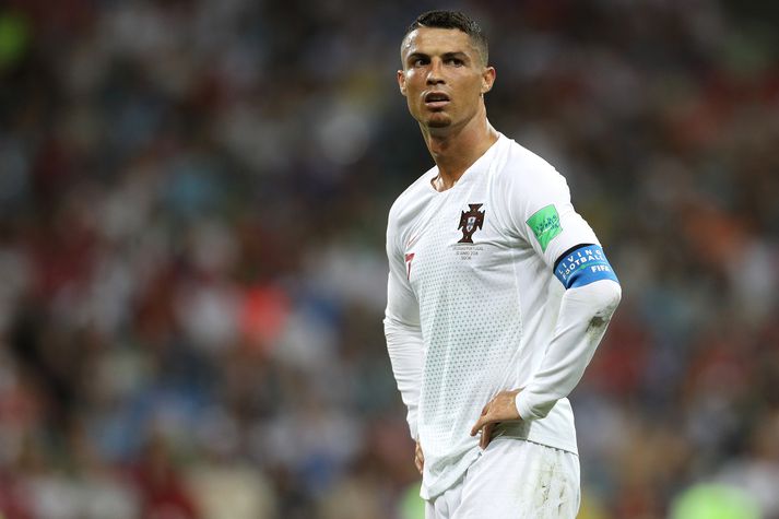 Ronaldo í leik með Portúgal á HM en þeir eru úr leik .