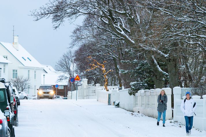 Ekki er þó búist við að snjórinn staldri lengi við í borginni.