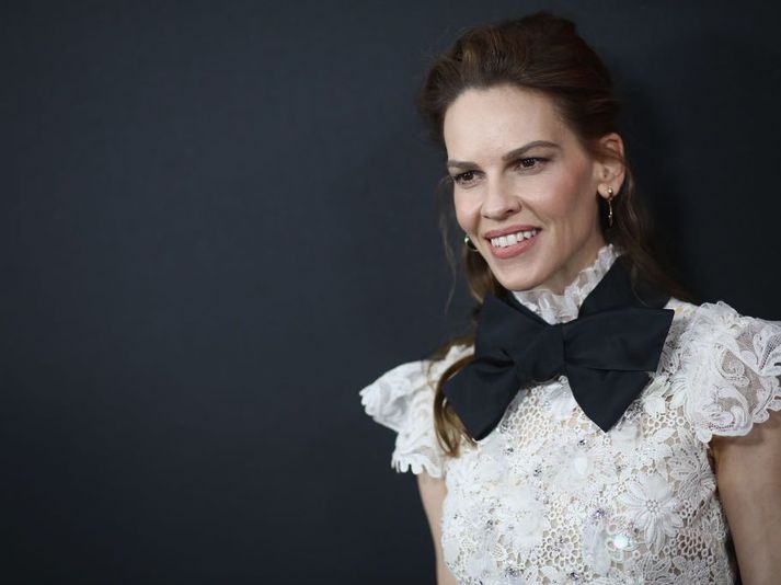 Hin 48 ára gamla leikkona Hilary Swank er ófrísk.