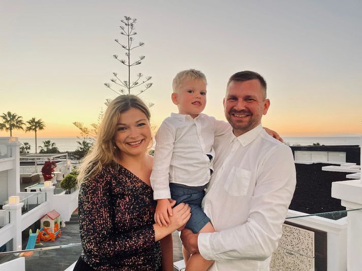 Þórhildur og Hjalti ásamt syninum Hilmi.