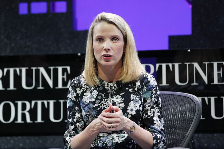 Marissa Mayer, forstjóri Yahoo, gæti misst vinnuna ef af sölu grunnreksturs fyrirtækisins verður.