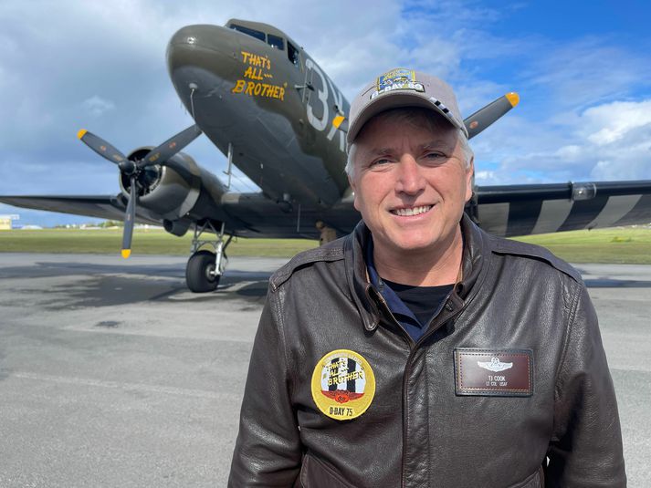 TJ Cook er flugstjóri „That's All, Brother", forystuvélar innrásarinnar í Normandí.
