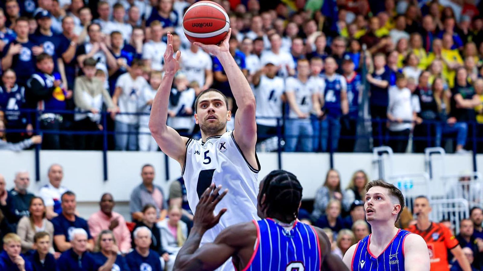 Upp­gjörið: Kefla­vík - Stjarnan 92-71| Meistararnir teknir til slátrunar