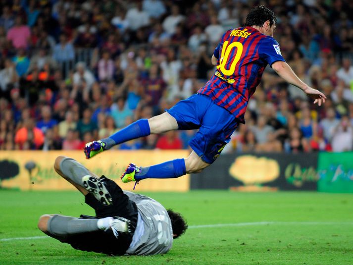 Lionel Messi er floginn til Bangladess.