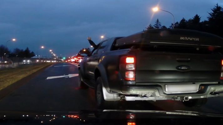 Ökumaðurinn ætlaði ekki að hleypa. 