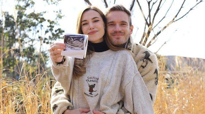 PewDiePie og Marzia eiga von á sínu fyrsta barni. 