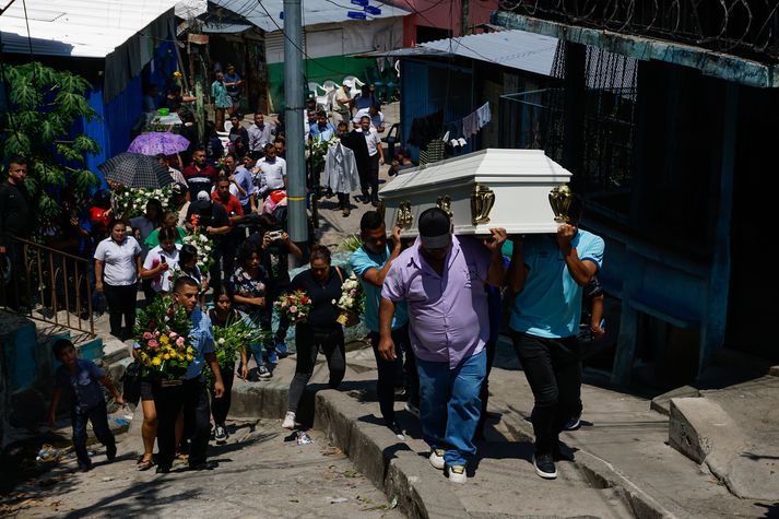 Hinn 34 ára gamli Leslie Ferman Murcia var einn þeirra sem lét lífið í troðningnum á Cuscatlan leikvanginum í El Salvador