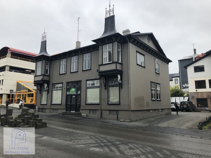 Rokkbarinn Bar 11 var til húsa að Hverfisgötu 18 í átta ár, þangað til honum var lokað í apríl síðastliðnum.