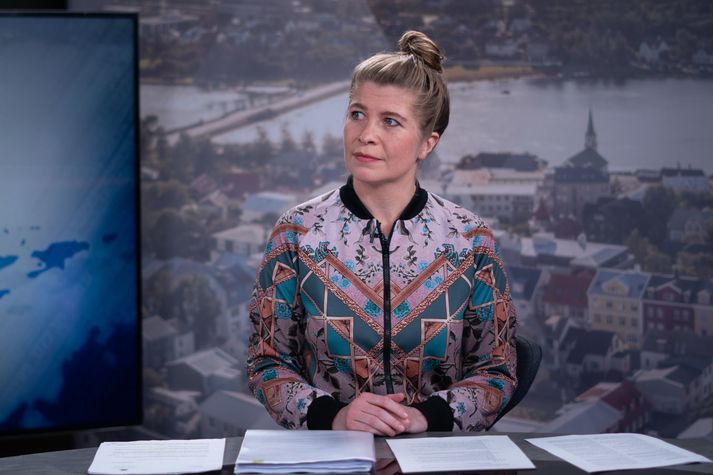 Katrín Oddsdóttir, lögmaður Náttúruverndarsamtaka Íslands, telur ráðherra skylt að afturkalla veiðileyfi eftir svarta skýrslu um hvalveiðar.