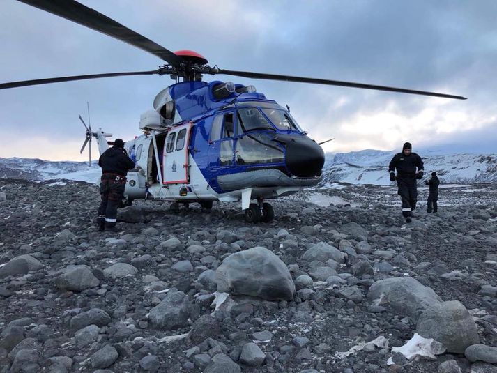 Landhelgisgæslan aðstoðaði sérfræðinga og vísindamenn við athuganir á Öræfajökli í vikunni.