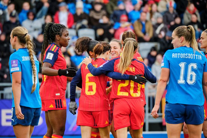 Spænska landsliðið er ríkjandi heimsmeistari og vann sig inn á næsta HM með því meðal annars að vinna Ísland 6-1 á Laugardalsvelli í júní.