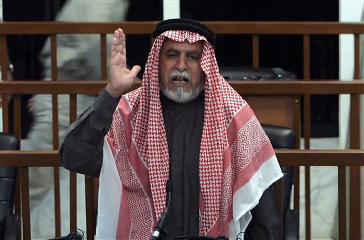 Awad Hamed al-Bandar, fyrrverandi yfirmaður byltingardómstólsins í Írak, sem til stendur að taka af lífi fyrir sömu sakir og Saddam Hussein.