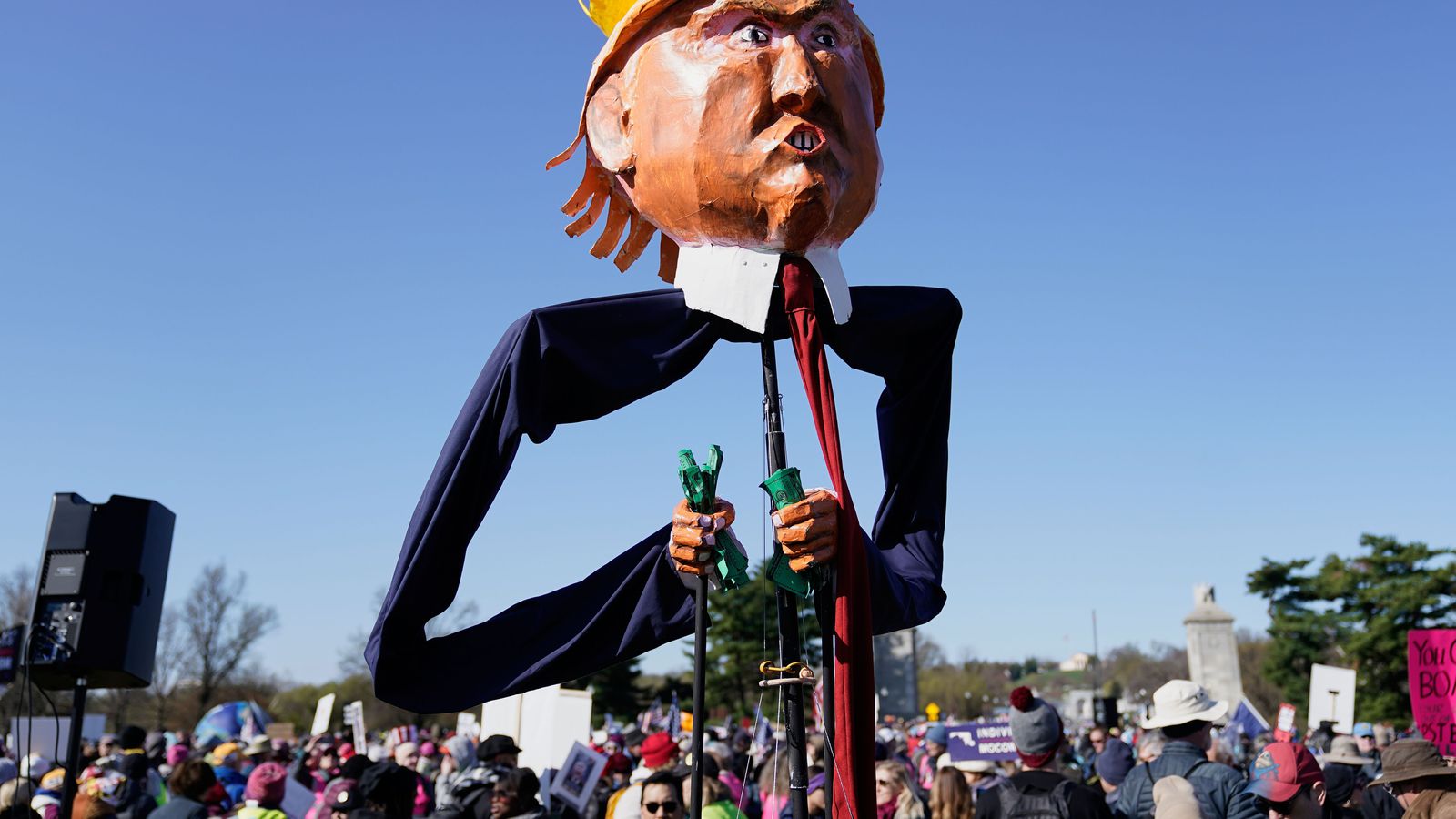 Talið að milljónir mót­mæli Banda­ríkja­for­seta