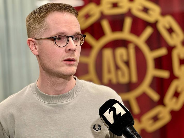 Hagfræðingur hjá Alþýðusambandinu segir að verðlagseftirlitið hafi sérstaklega numið hækkun á nautakjöti og nautakjötsafurðum. Það eru ekki sérlega góðar fréttir fyrir þau sem hyggjast grilla mikið í sumar.