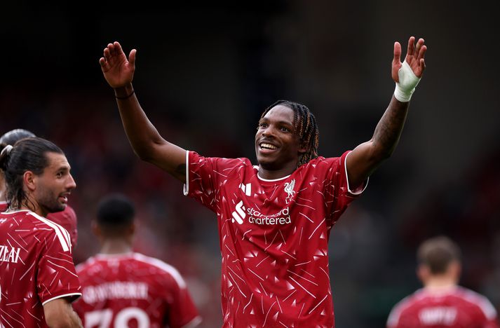 Jeremy Jacquet fagnar marki sínu yfir Liverpool í kvöld.
