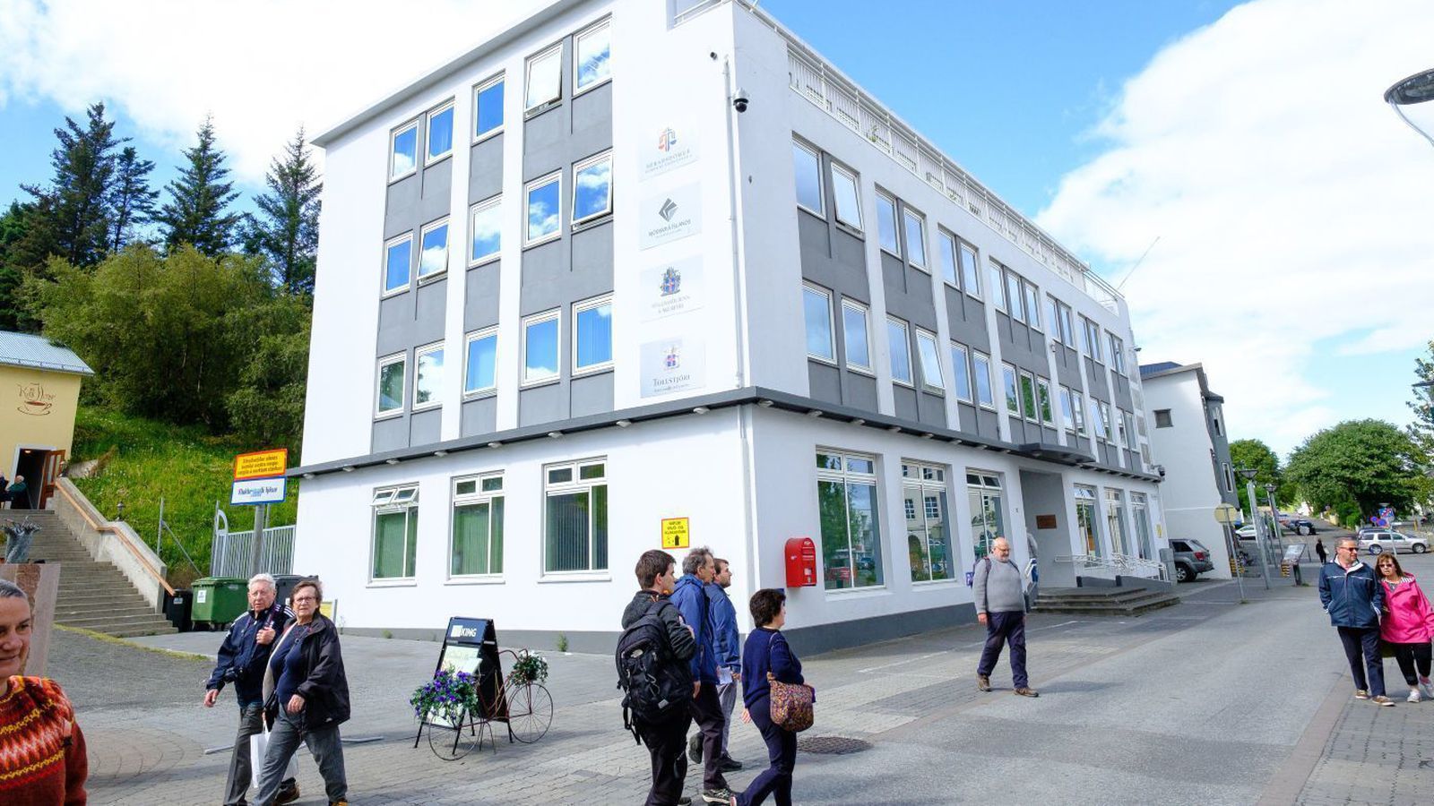 Nauðgaði sofandi sam­býlis­konu sinni og tók myndir