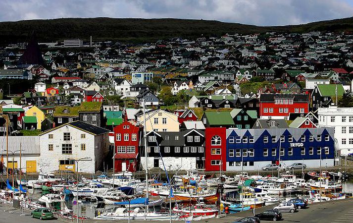 Rúmlega tvítugur Íslendingur situr enn í gæsluvarðhaldi í Þórshöfn vegna Pólstjörnumálsins svonefnda. Rannsókn á þætti mannsins í málinu er að mestu lokið. Nordicphotos/AFP