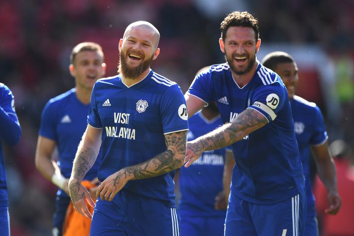 Aron Einar Gunnarsson kvaddi Cardiff City með sigri á Manchester United á Old Trafford.