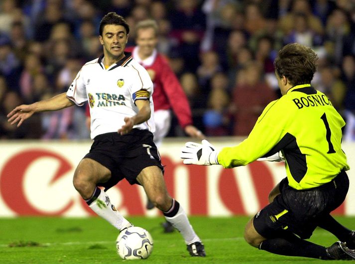 Bosnich í leik með Manchester United gegn Valencia.