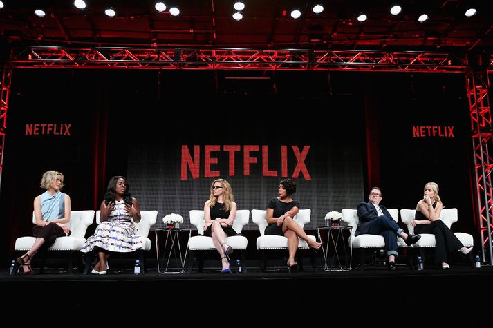 Orange is the New Black, sem framleidd er af Netflix skartar meðal annars Taylor Schilling og Uzo Aduba í aðalhlutverkum.