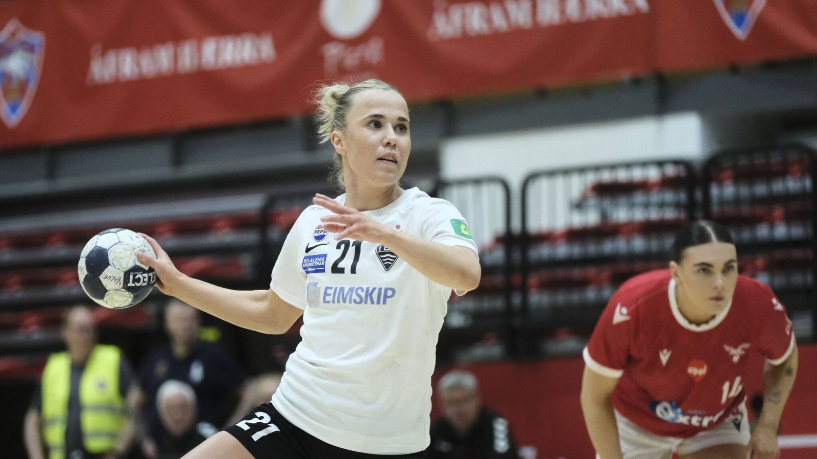 Upp­gjörið: Valur - ÍBV 27-35 | Ólöf Maren skellti í lás og ÍBV strengdi líf­línu