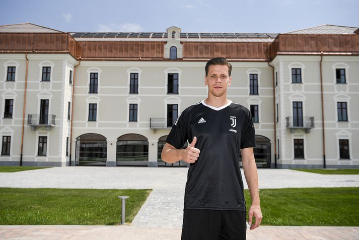 Wojciech Szczesny er orðinn leikmaður Juventus.