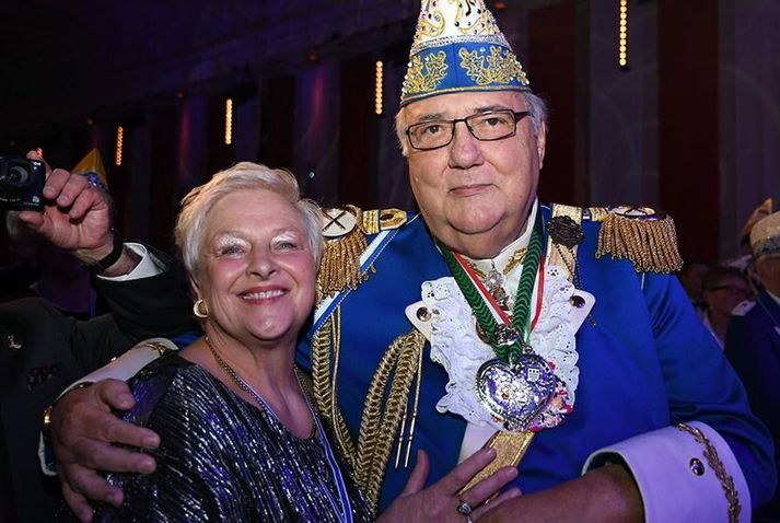 Peter Griesemann og eiginkona hans Juliane voru í hópi þeirra sem voru um borð í vélinni.