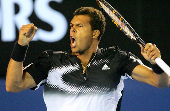 Jo-Wilfried Tsonga er kominn í undanúrslit á opna ástralska.