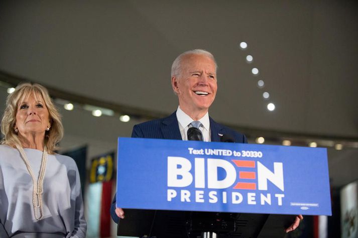 Hjónin Jill og Joe Biden á góðri stundu í Pennsylvaníu í mars. Fyrrverandi varaforsetinn er nú með nægilega marga landsfundarfulltrúa á bak við sig til þess að tryggja sér útnefningu demókrata.