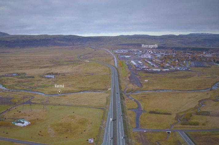 Vegarkaflinn sem núna er boðinn út er um 800 metra langur tengivegur við austurjaðar Hveragerðis og yfir Varmá.