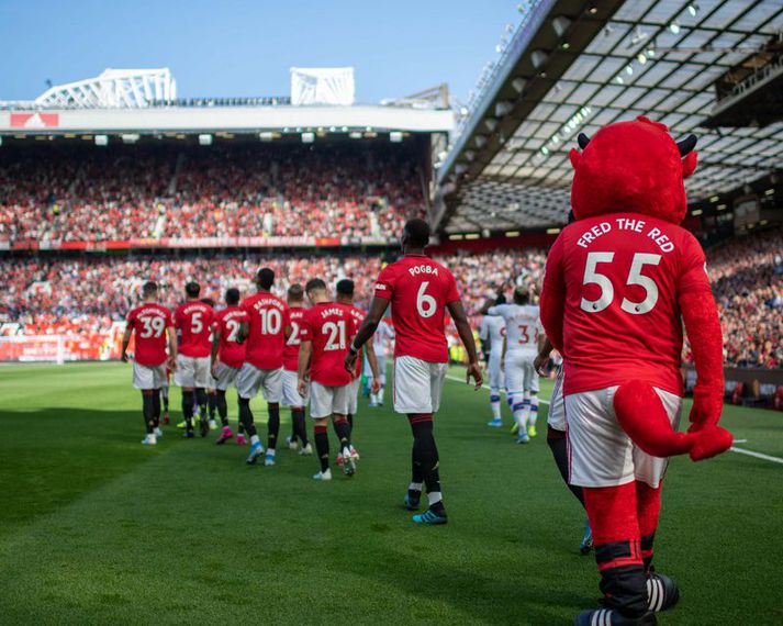 Leikmenn Manchester United ganga út á völl í síðasta leik.