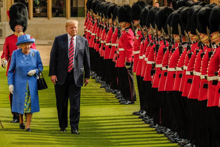 Trump ásamt Elísabetu Englandsdrottningu. 