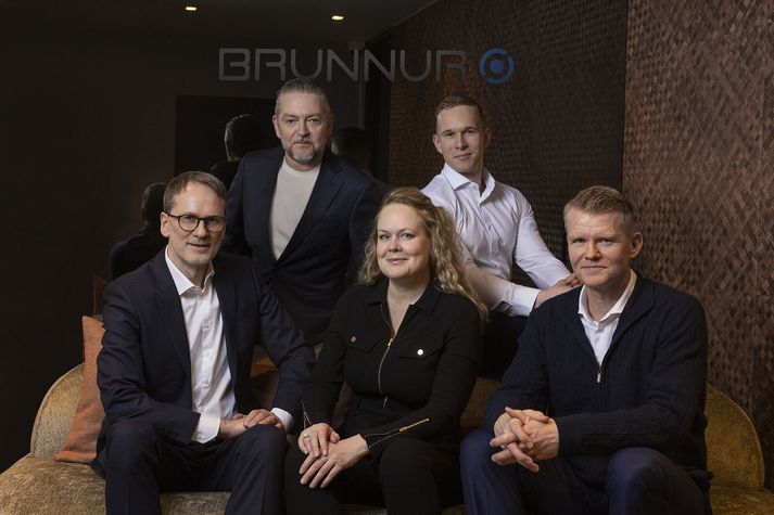 Sigurður Arnljótsson, Kolbeinn Björnsson, Soffía T. Tryggvadóttir, Óskar F. Vilmundarson og Árni Blöndal mynda starfslið Brunns.