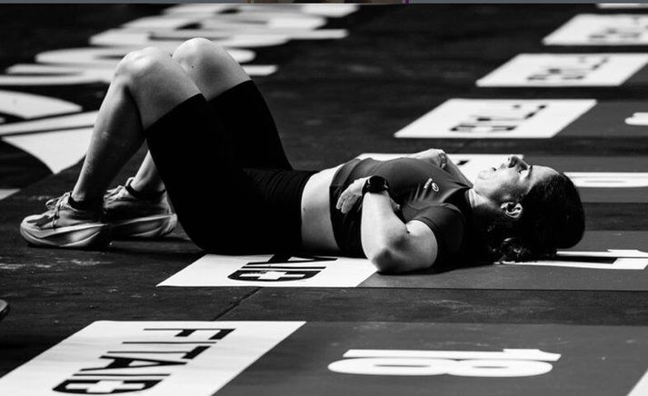 Franska CrossFit-konan Claudia Gluck sat eftir í undankeppninni þrátt fyrir að halda fyrst að hún hefði komist á heimsleikana.