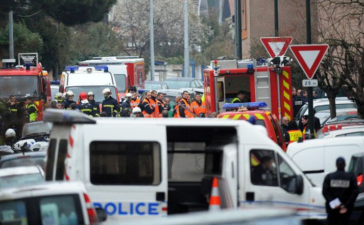 Mikill viðbúnaður er við fjölbýlishúsið í Toulouse.
