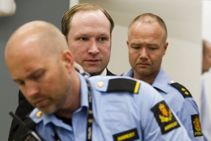 Breivik var fluttur í nýtt fangelsi í gær.