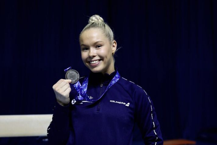 Hildur Maja Guðmundsdóttir með fyrstu verðlaun íslenskrar fimleikakonu á heimsbikarmóti.